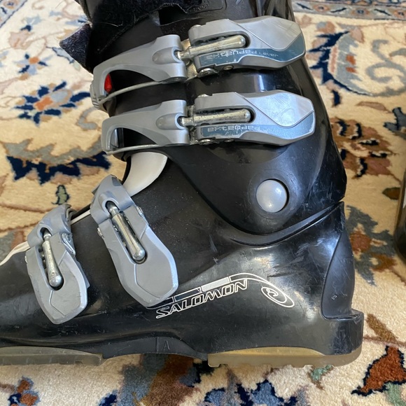 Women’s Solomon Ski Boots size 6/23.5 - Picture 11 of 11